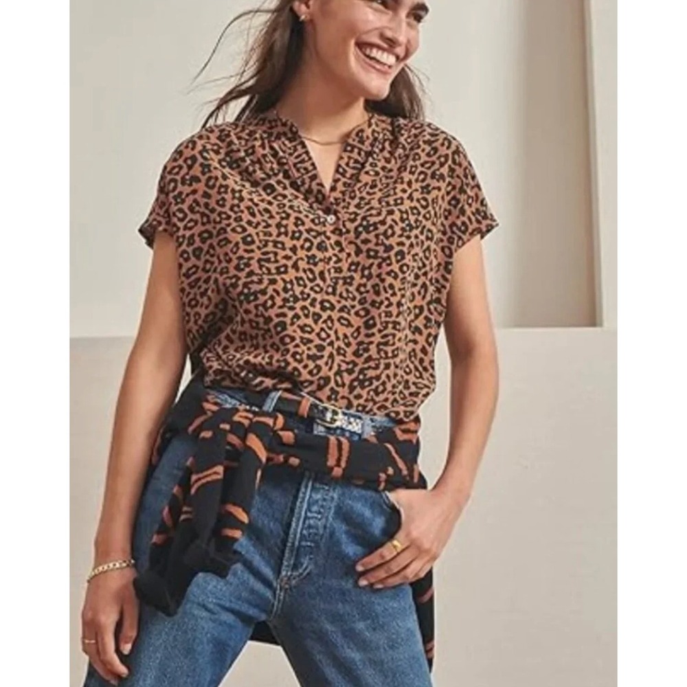 Amour Vert Renata Leopard Print Silk Blouse Cap Sleeve Split-Neck Blouse Sz S